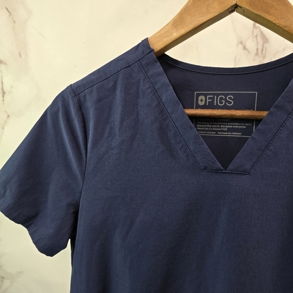 FIGS Top Womens XXS Blue Casma 3 Pocket Navy Short Scrub V Neck 1815 - Picture 2 of 10